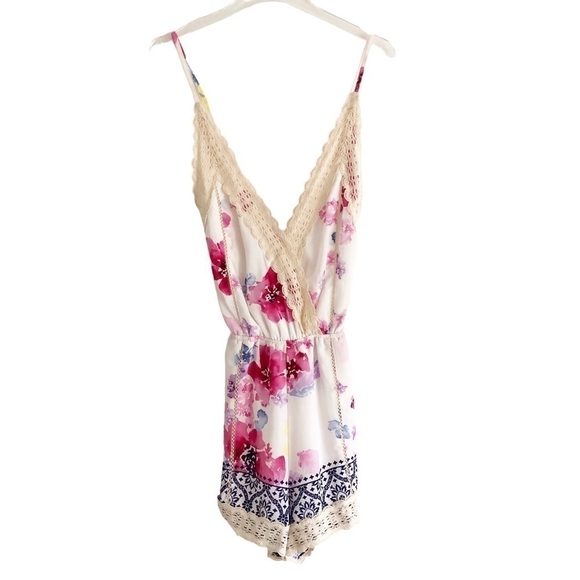 Tea & Cup Los Angeles Floral Backless Romper Medium - Picture 5 of 13